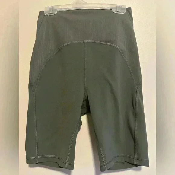 Lululemon Blissful Bend Super High-Rise Short 8" - Picture 2 of 6